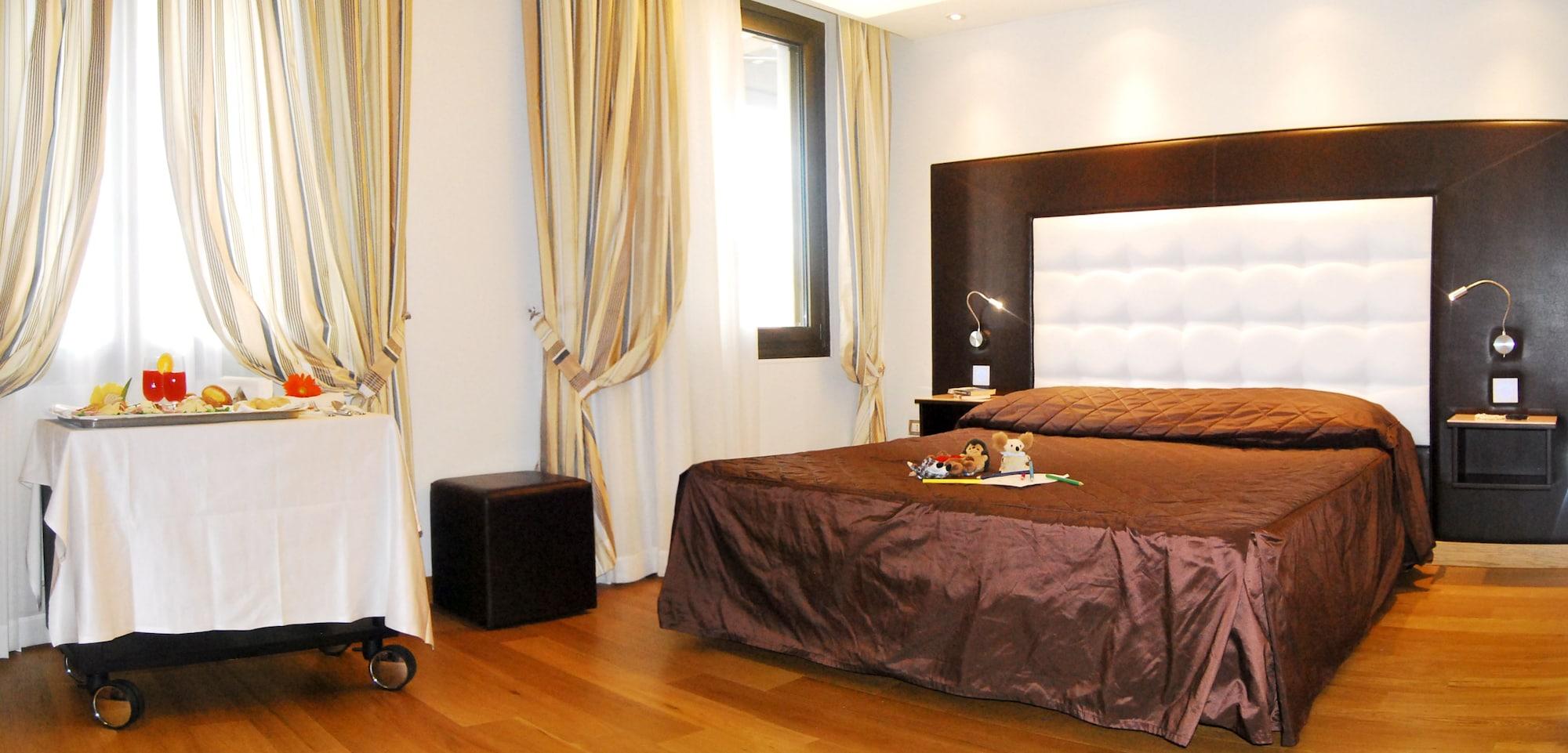Hotel Royal 4*