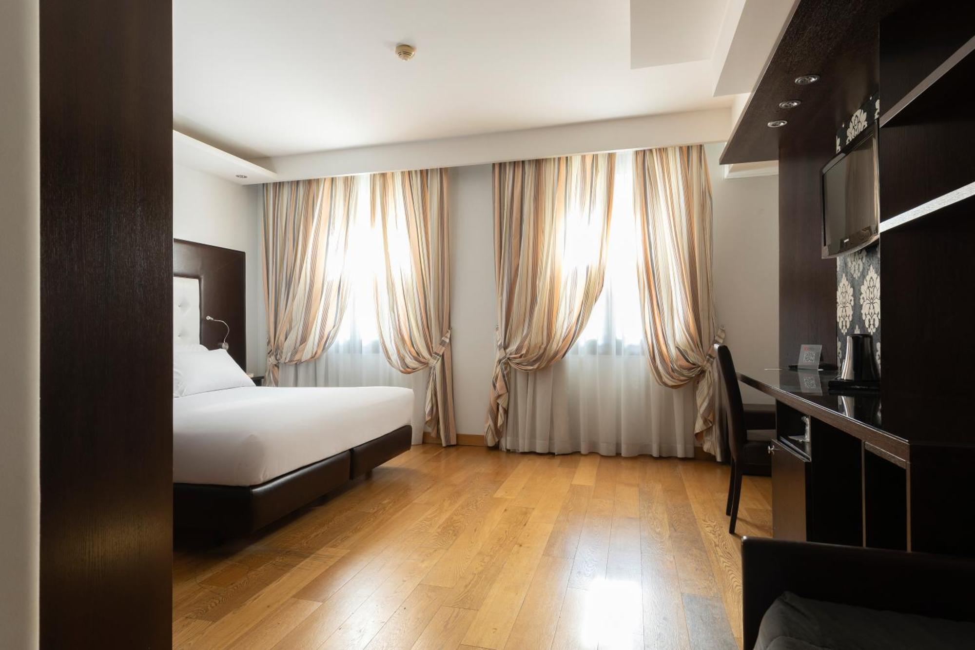 Royal 4*